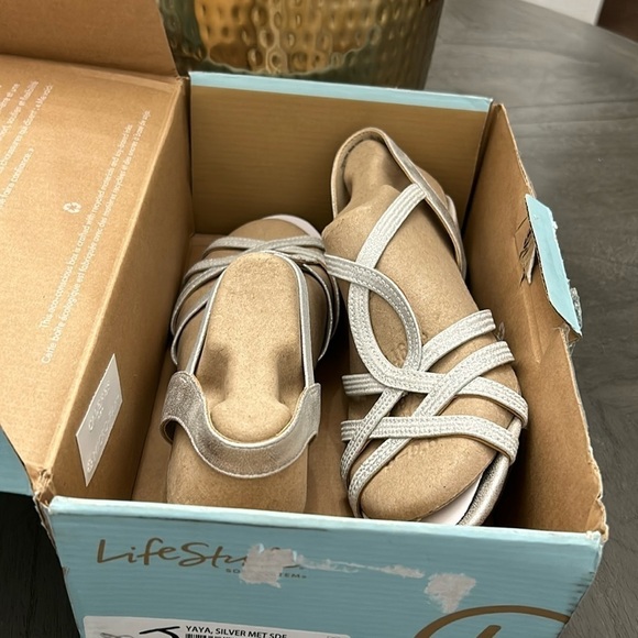 LIFESTRIDE Yaya Strappy Dress Sandals - Picture 2 of 11